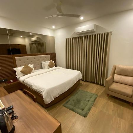 Hotel Evershine ราชโกฎิ ภายนอก รูปภาพ