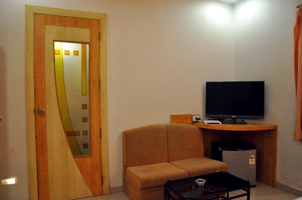 Hotel Evershine ราชโกฎิ ภายนอก รูปภาพ