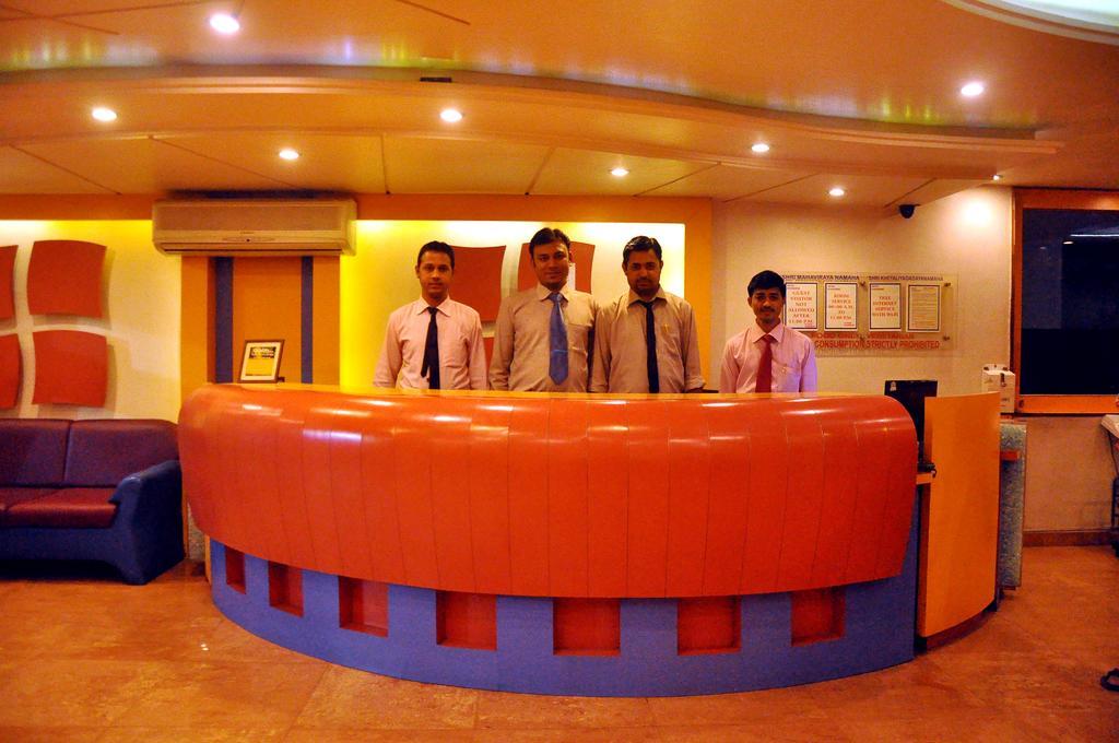 Hotel Evershine ราชโกฎิ ภายนอก รูปภาพ